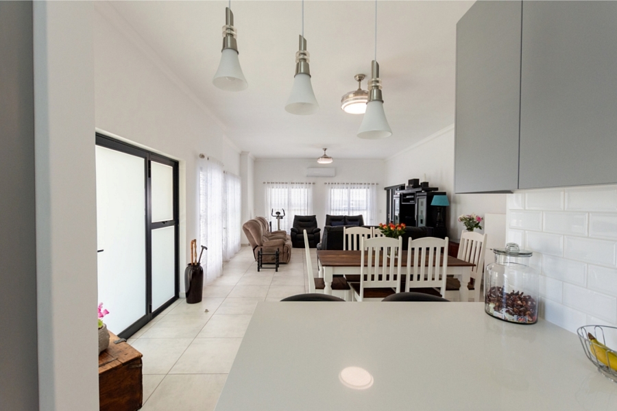 3 Bedroom Property for Sale in Sandy Point Western Cape